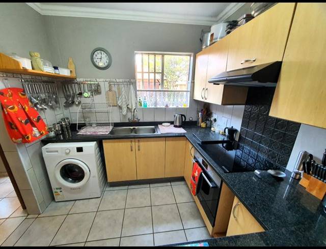 2 BEDROOM TOWNHOUSE FOR SALE IN ANNLIN